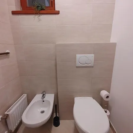 Toboz4 With Free Public Parking Apartment