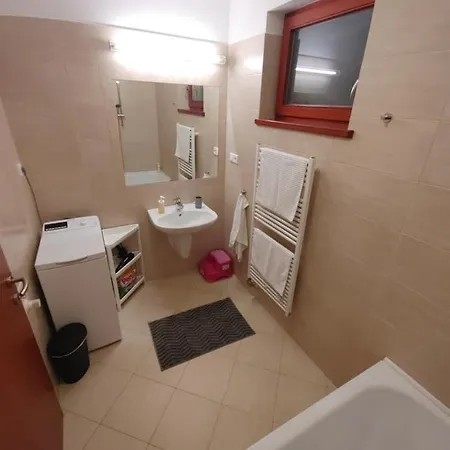 Toboz4 With Free Public Parking Apartment *